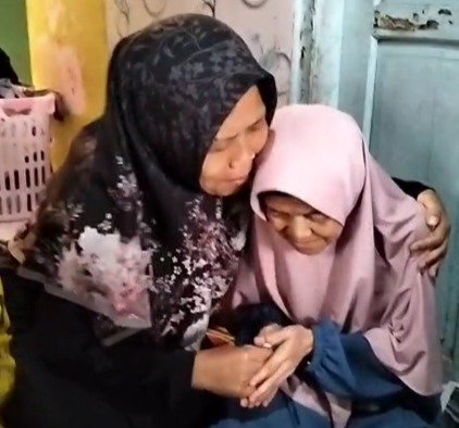 Muslimat Masjid Baitul Muttaqin Jenguk Ibu Yadi dan Salurkan Tali Asih